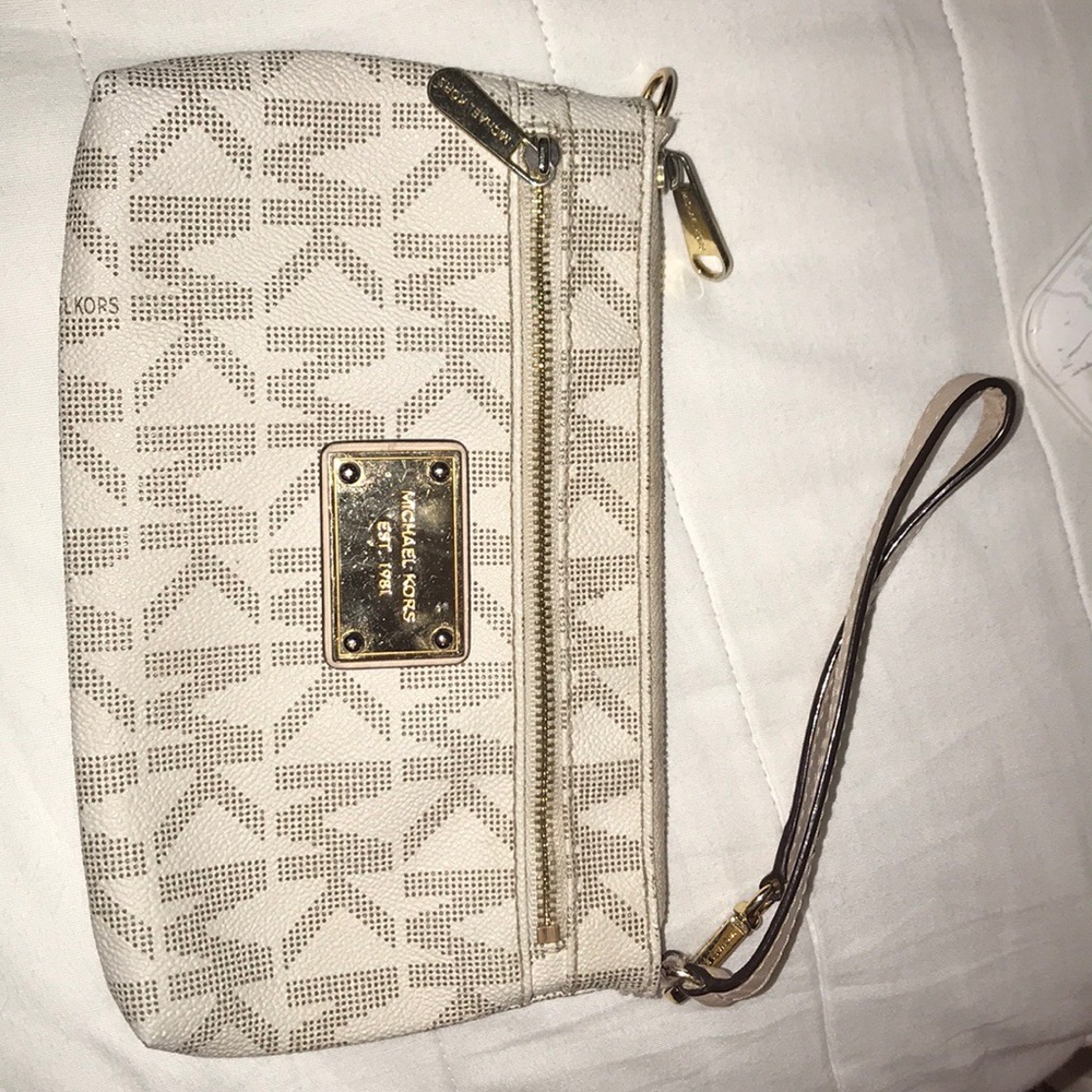Michale Kors Wristlet